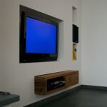 4 eingebaute Fernsehanlage Wohnzimmer